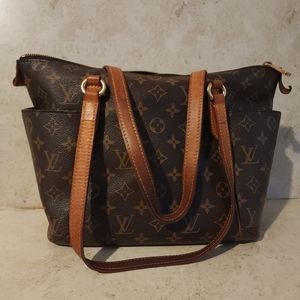 Louis Vuitton purse
